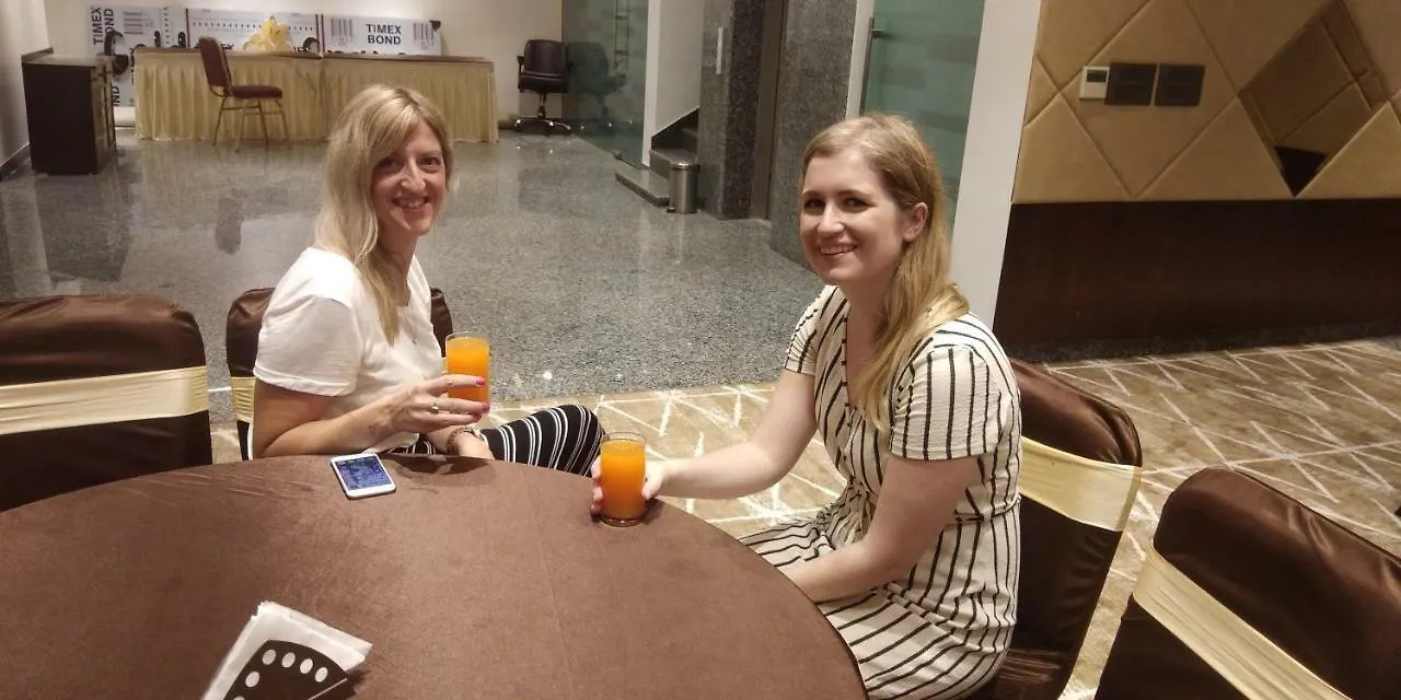 ***  אגרה Hotel Ten Square, India הודו