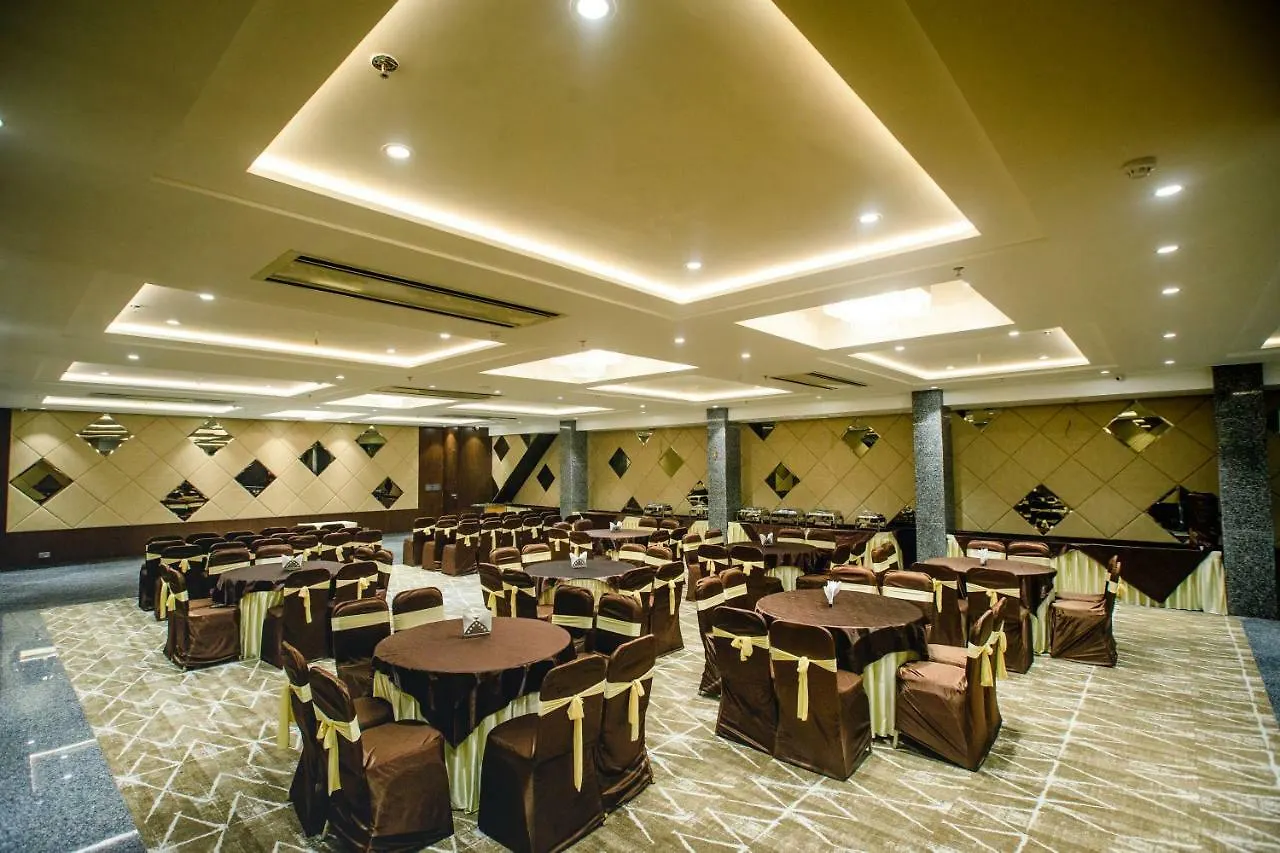אגרה Hotel Ten Square, India