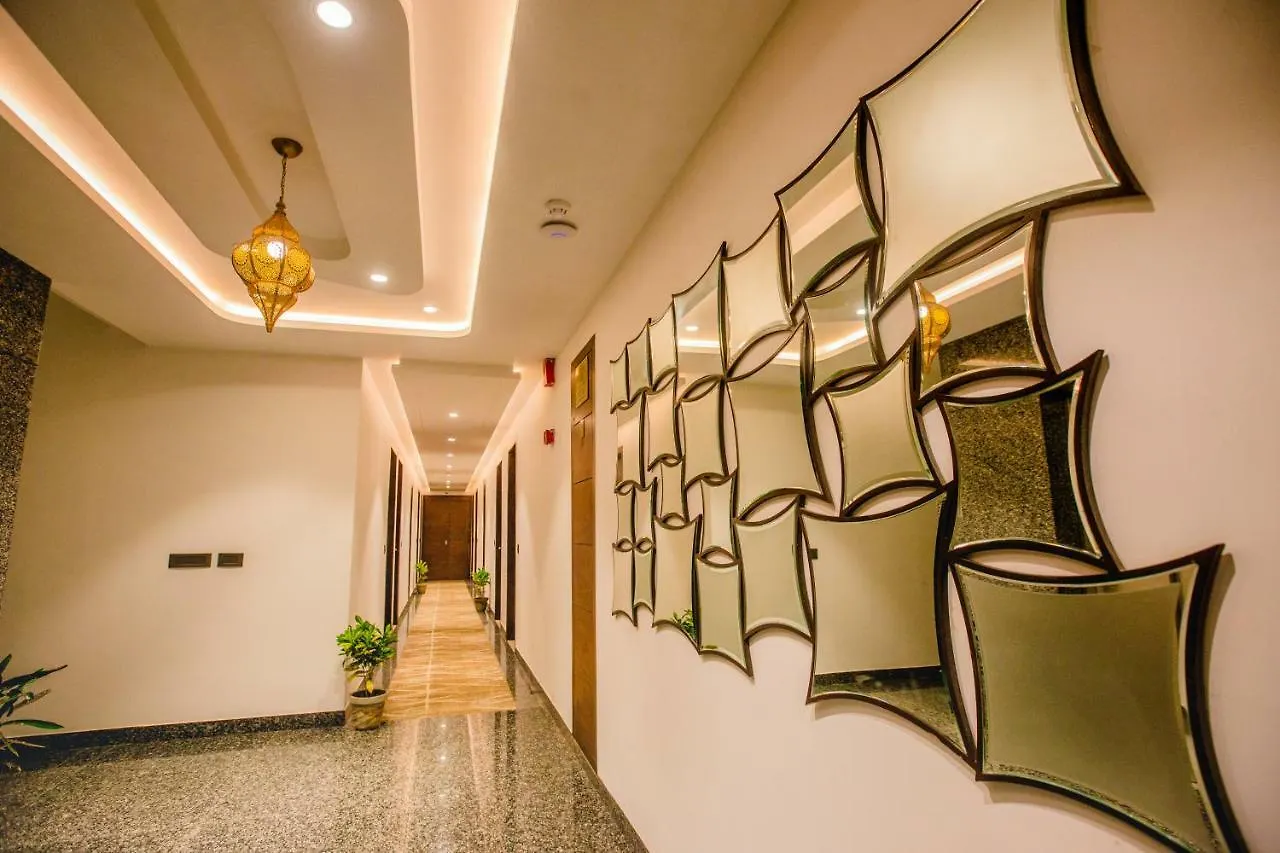 אגרה Hotel Ten Square, India