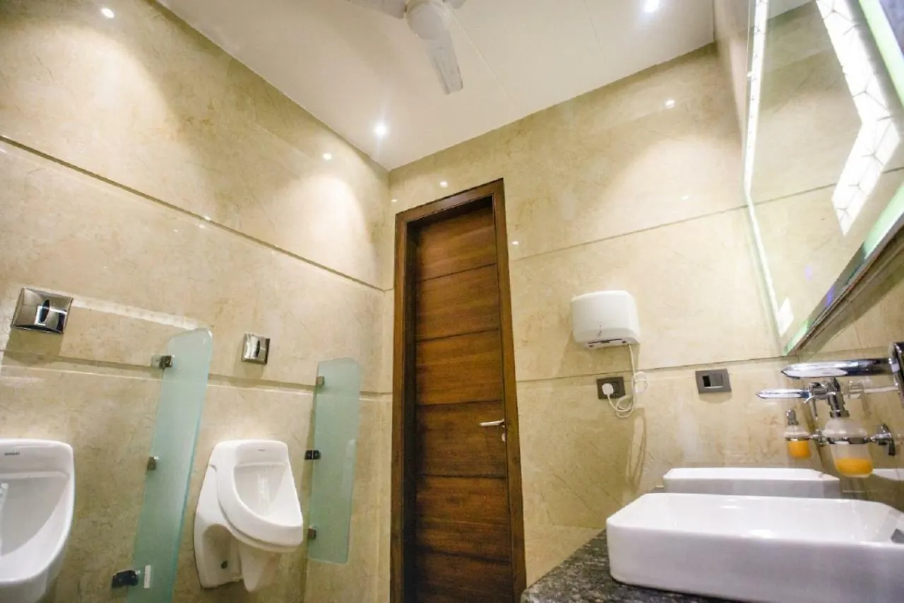 אגרה Hotel Ten Square, India 3*,