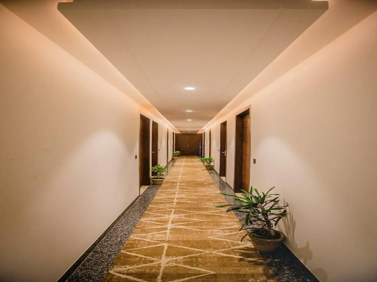 אגרה Hotel Ten Square, India