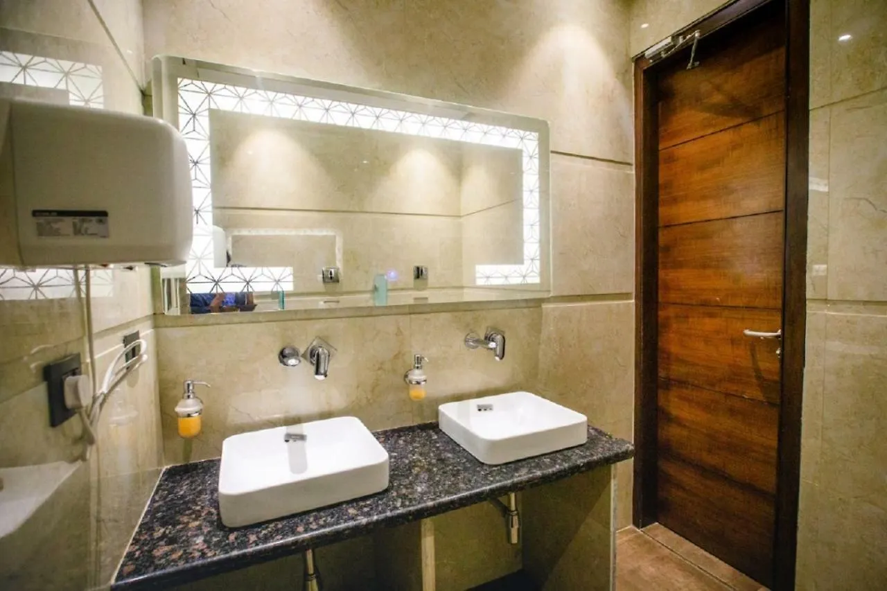 ***  אגרה Hotel Ten Square, India הודו