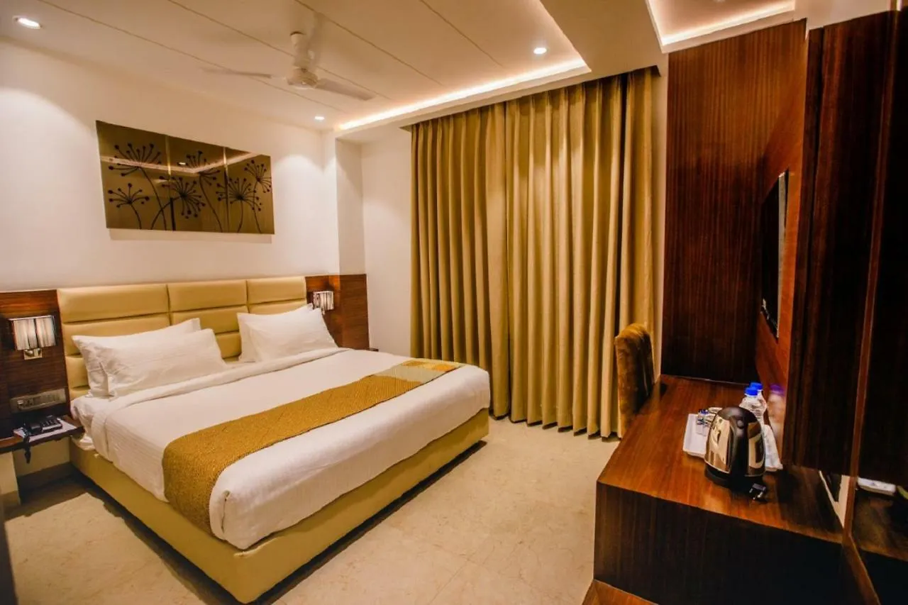 אגרה Hotel Ten Square, India 3*,  הודו